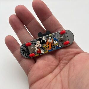 2009 Disney skateboard pin